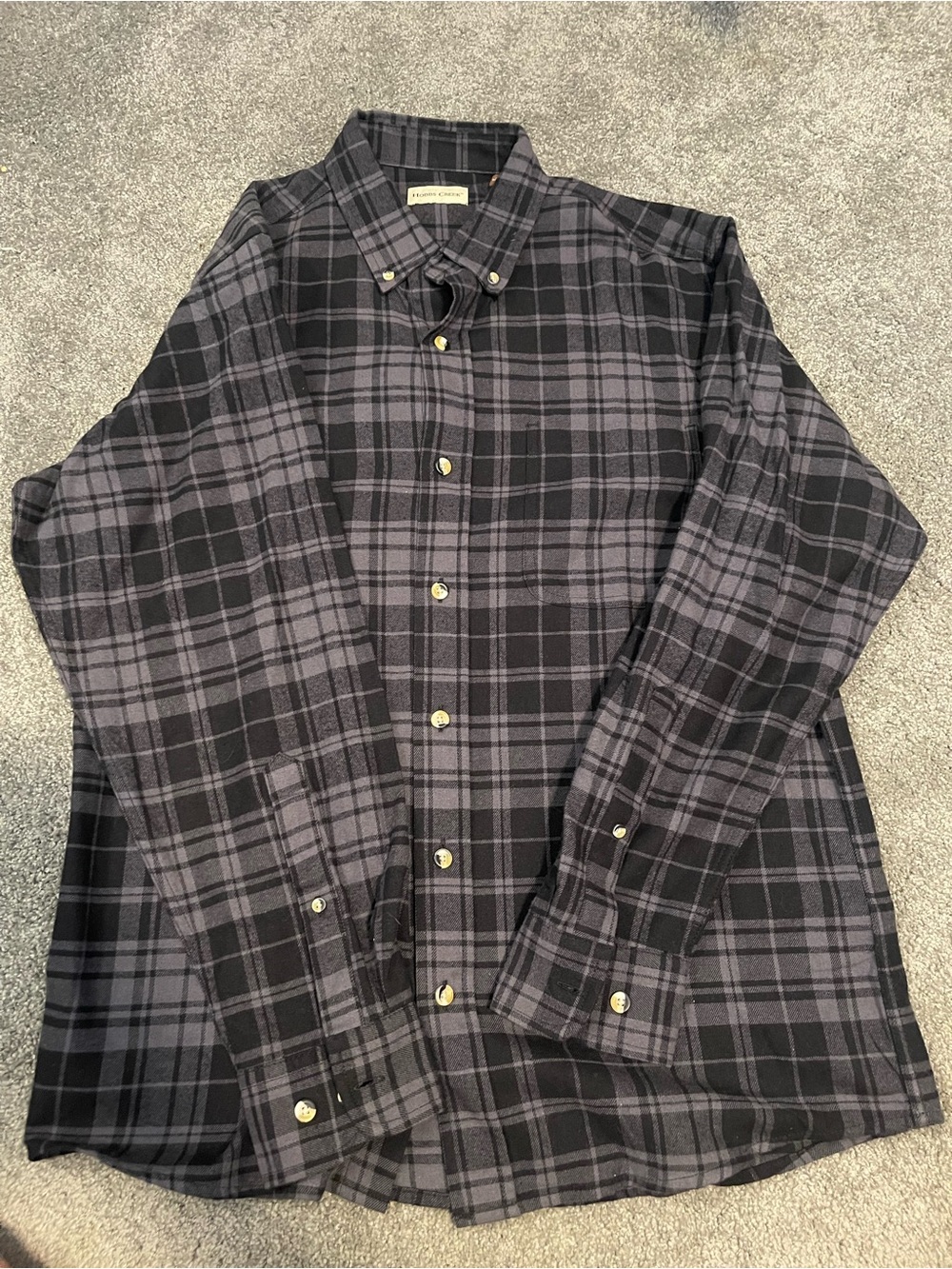 Men's Gray & Black Plaid Button-Down Shirt